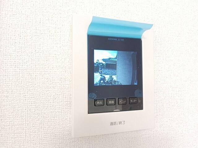 �y�Z�L�����e�B�z�@