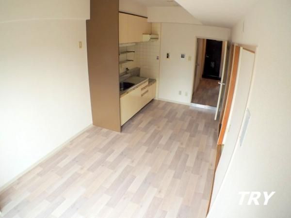 �y�����E���r���O�z�@