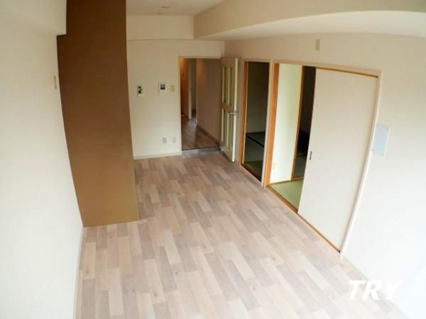 �y�����E���r���O�z�@