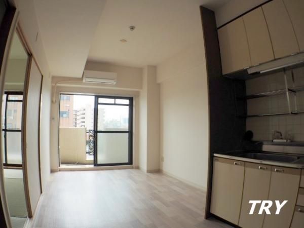 �y�����E���r���O�z�@