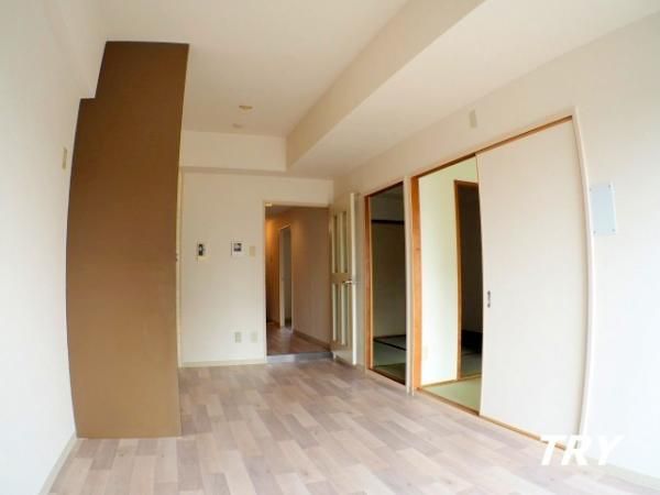 �y�����E���r���O�z�@