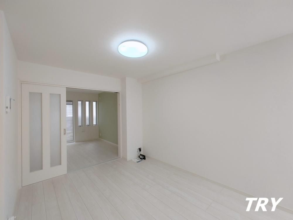 �y�����E���r���O�z�@