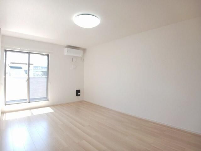 �y���ԁE���r���O�z�@