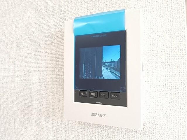 �y�Z�L�����e�B�z�@