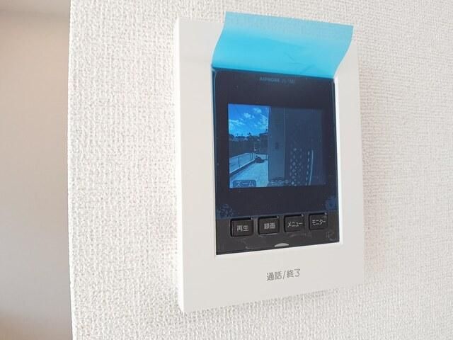 �y�Z�L�����e�B�z�@