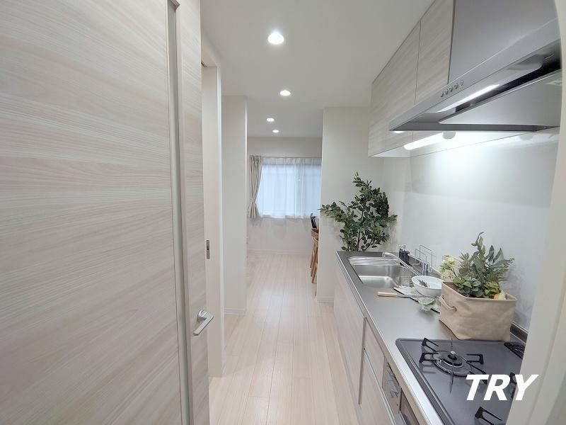 �y�L�b�`���z�@