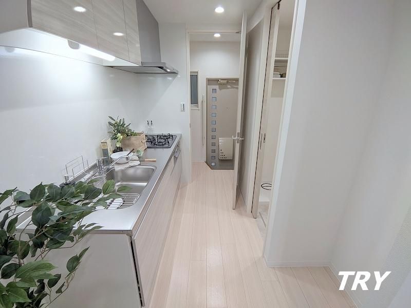 �y�L�b�`���z�@