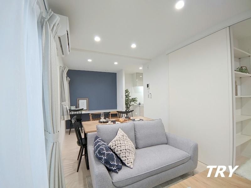 �y�����E���r���O�z�@