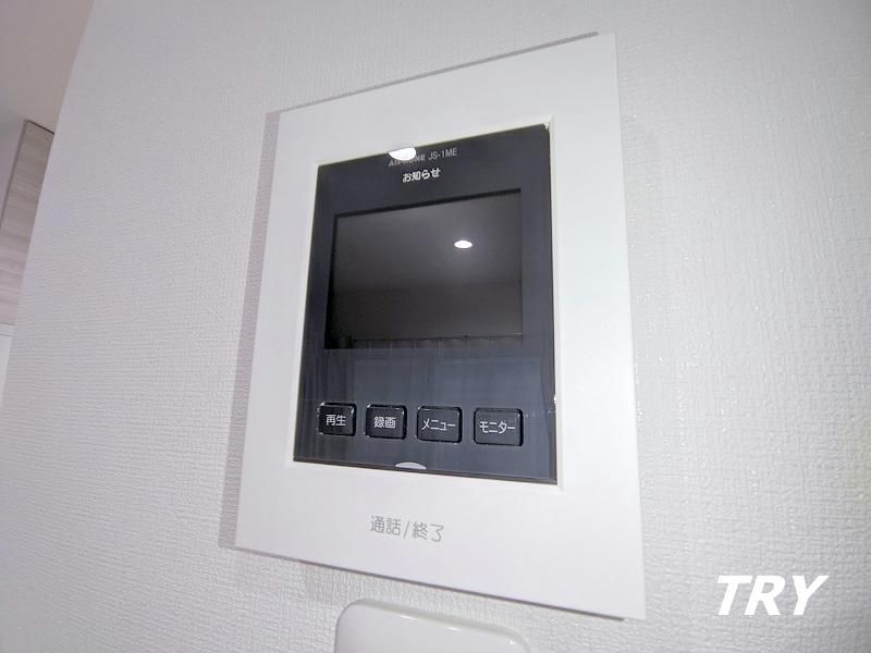 �y�Z�L�����e�B�z�@