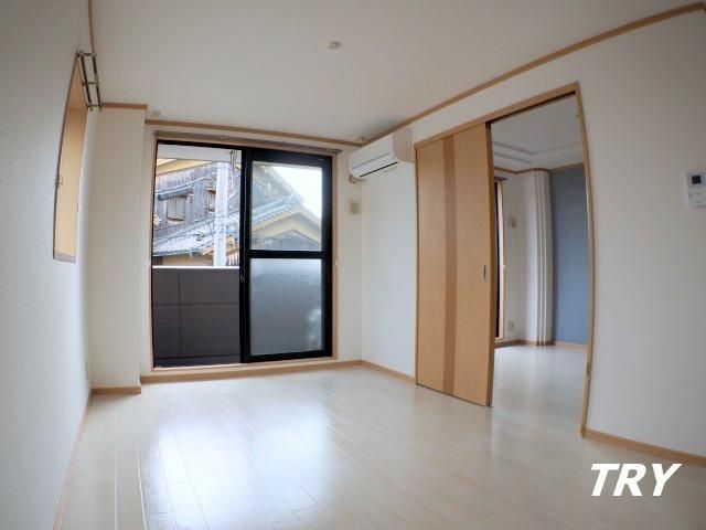 �y���ԁE���r���O�z�@