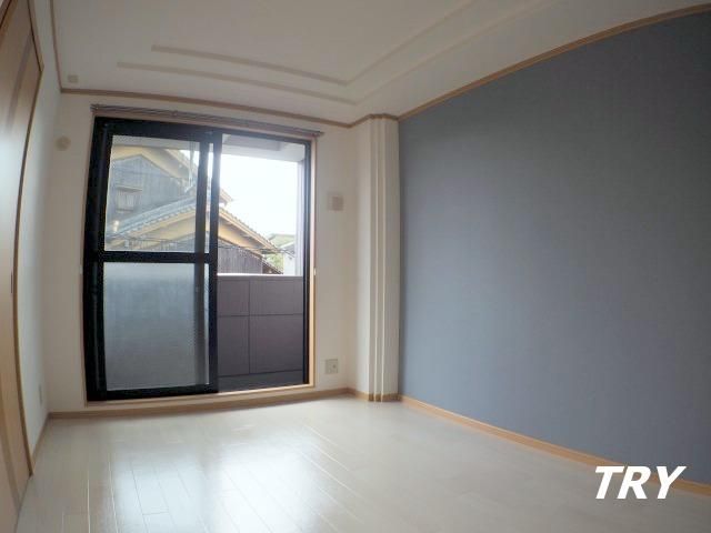 �y�Q���z�@