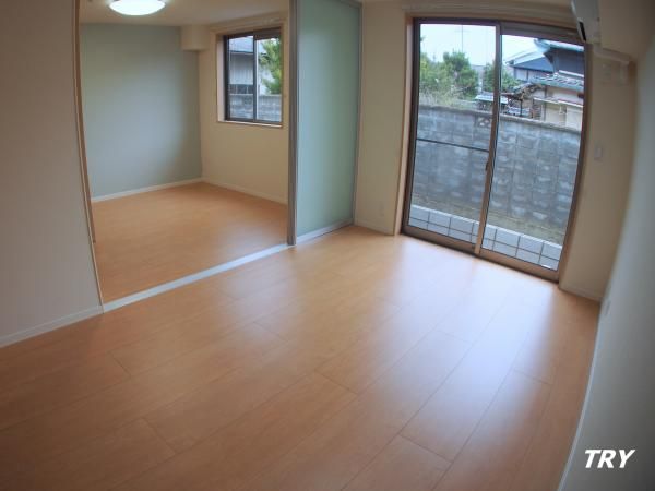 �y�����E���r���O�z�@�k�c�j�@11.9��(^^��