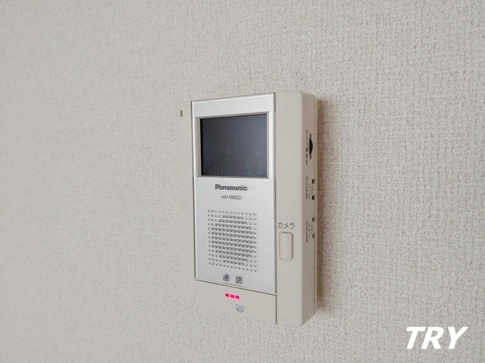 �y�Z�L�����e�B�z�@