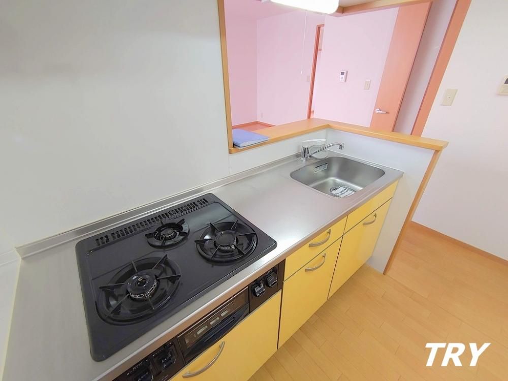 �y�L�b�`���z�@