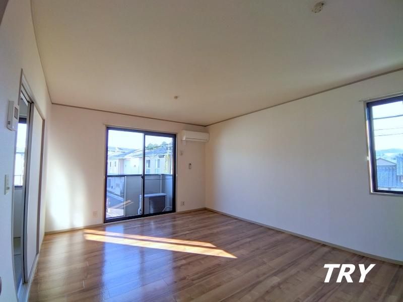 �y�����E���r���O�z�@