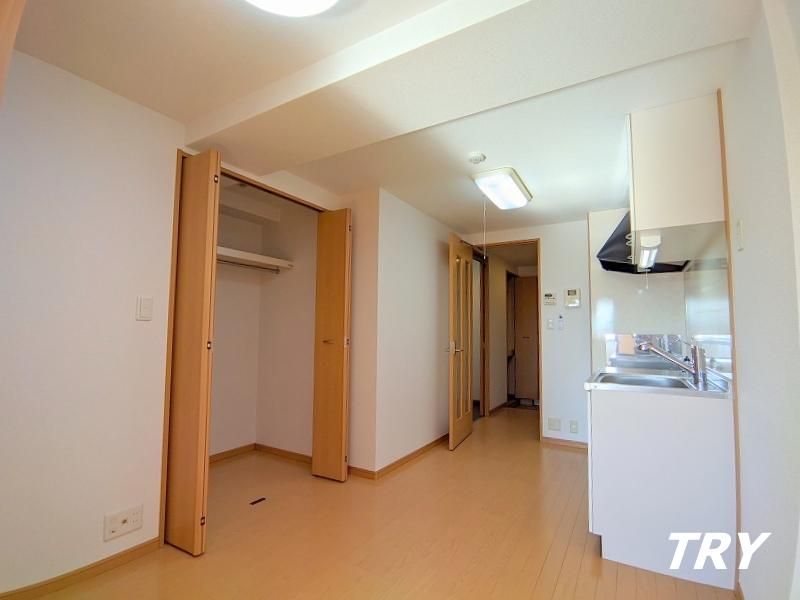 �y�����E���r���O�z�@