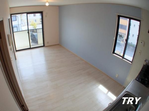 �y���ԁE���r���O�z�@�_�C�j���O�@9��