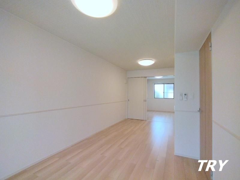 �y�����E���r���O�z�@