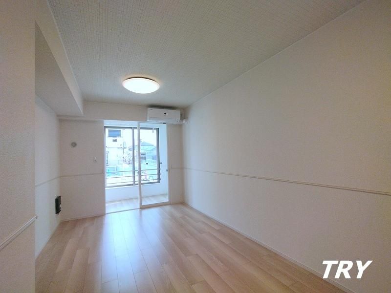 �y�����E���r���O�z�@