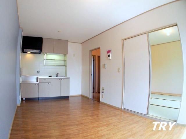 �y���ԁE���r���O�z�@�_�C�j���O