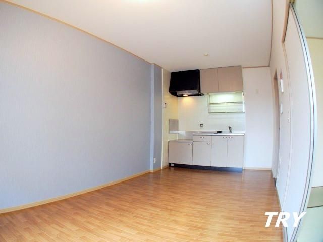 �y�����E���r���O�z�@