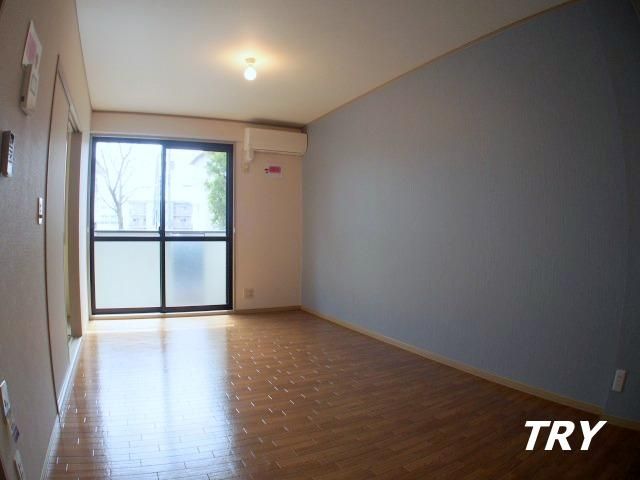 �y�����E���r���O�z�@