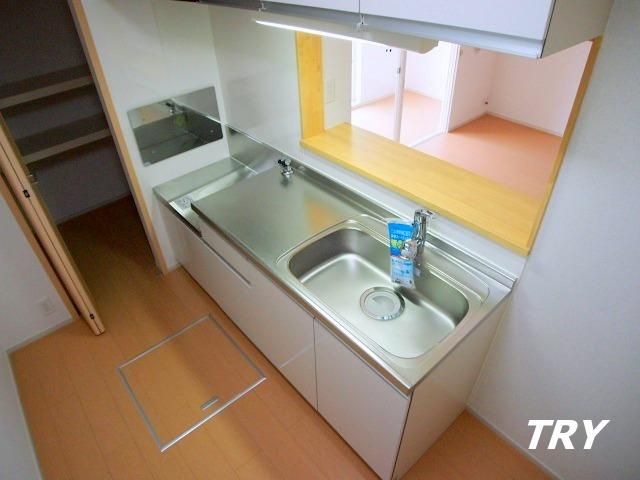 �y�L�b�`���z�@