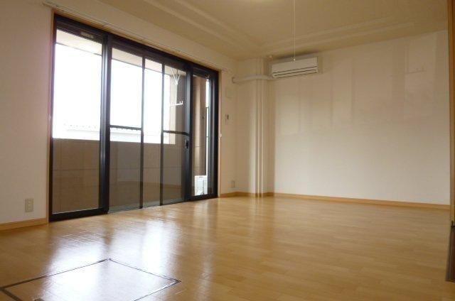 �y���ԁE���r���O�z�@