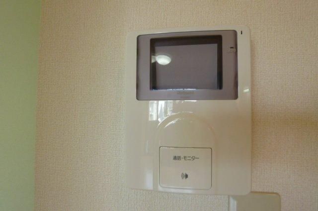 �y�Z�L�����e�B�z�@