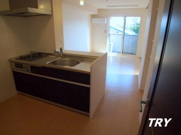 �y�����E���r���O�z�@