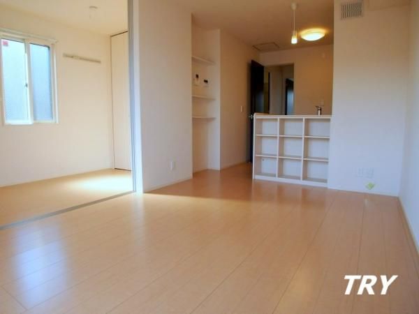 �y�����E���r���O�z�@