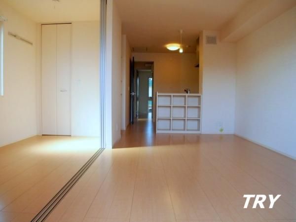 �y�����E���r���O�z�@