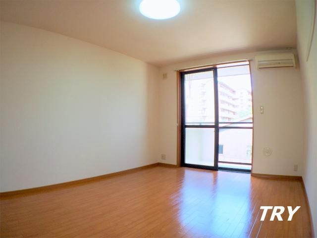 �y�Q���z�@