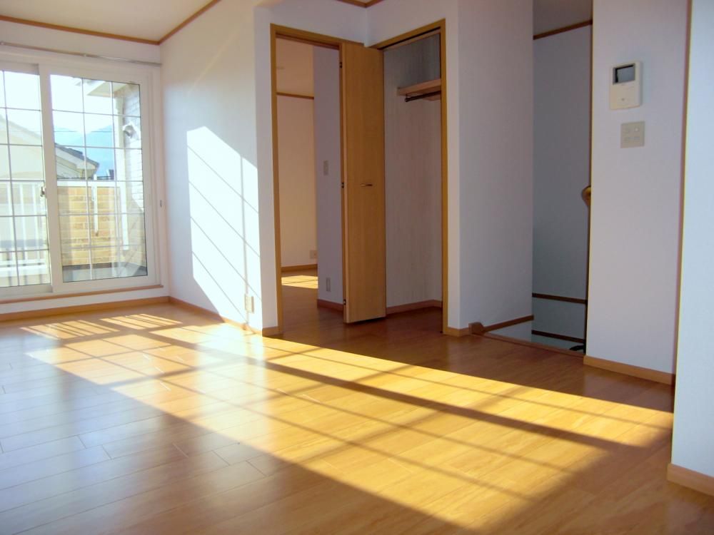 �y�����E���r���O�z�@