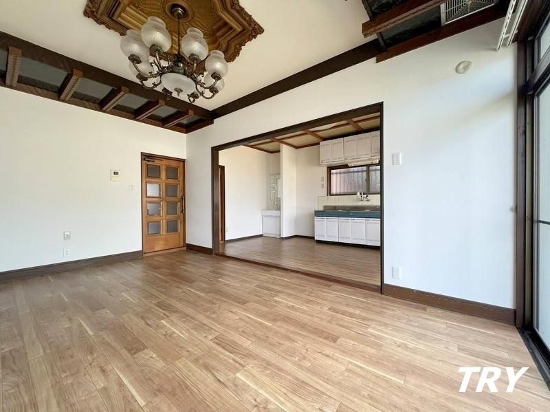 �y���ԁE���r���O�z�@