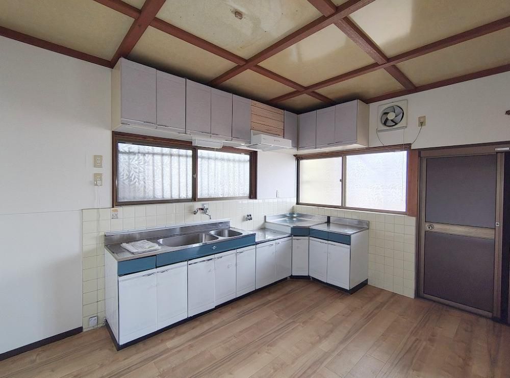 �y�L�b�`���z�@