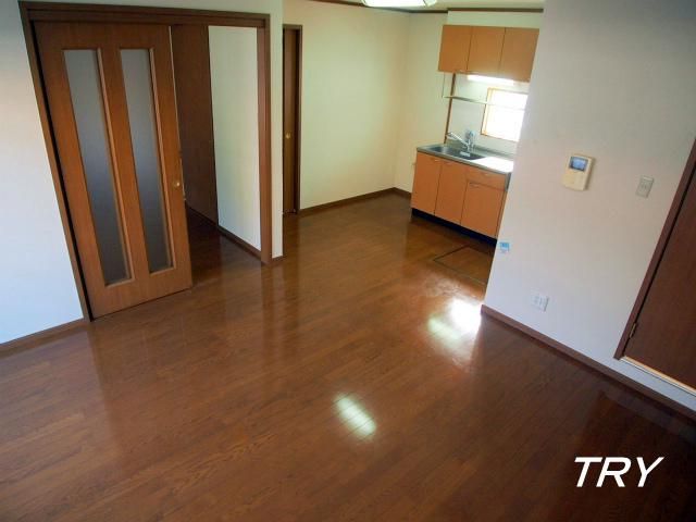 �y�����E���r���O�z�@