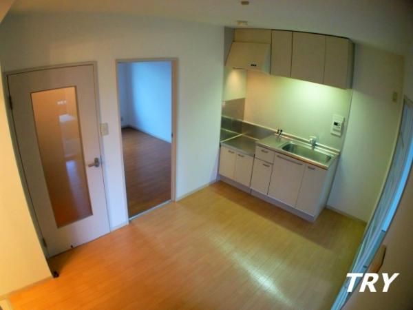 �y�����E���r���O�z�@�_�C�j���O6.1��