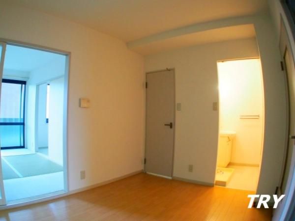 �y�����E���r���O�z�@�_�C�j���O6.1��
