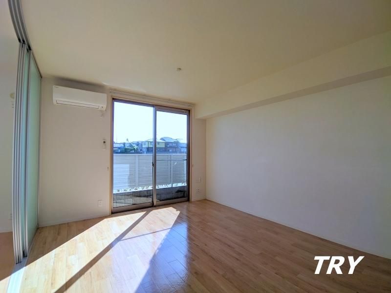 �y�����E���r���O�z�@