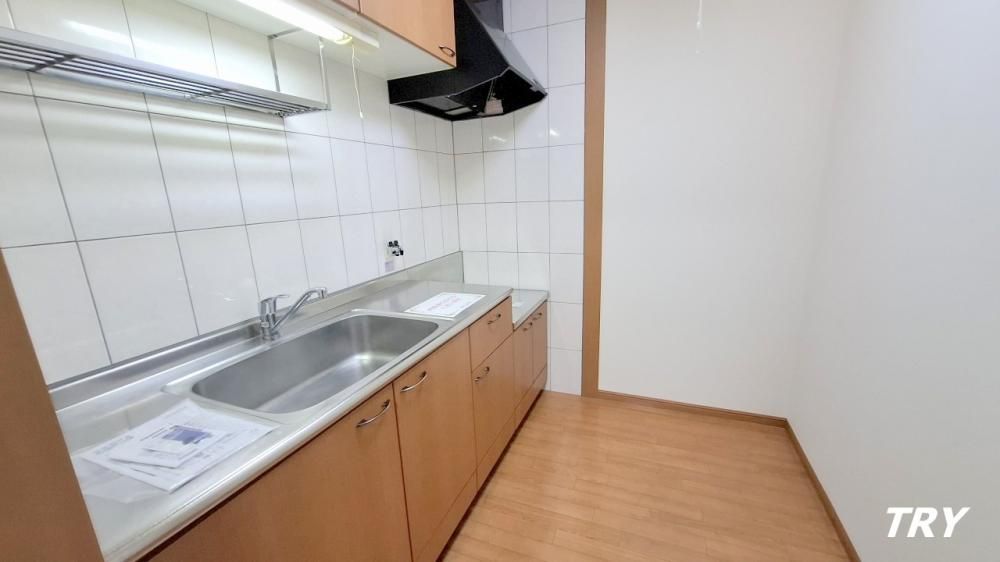 �y�L�b�`���z�@