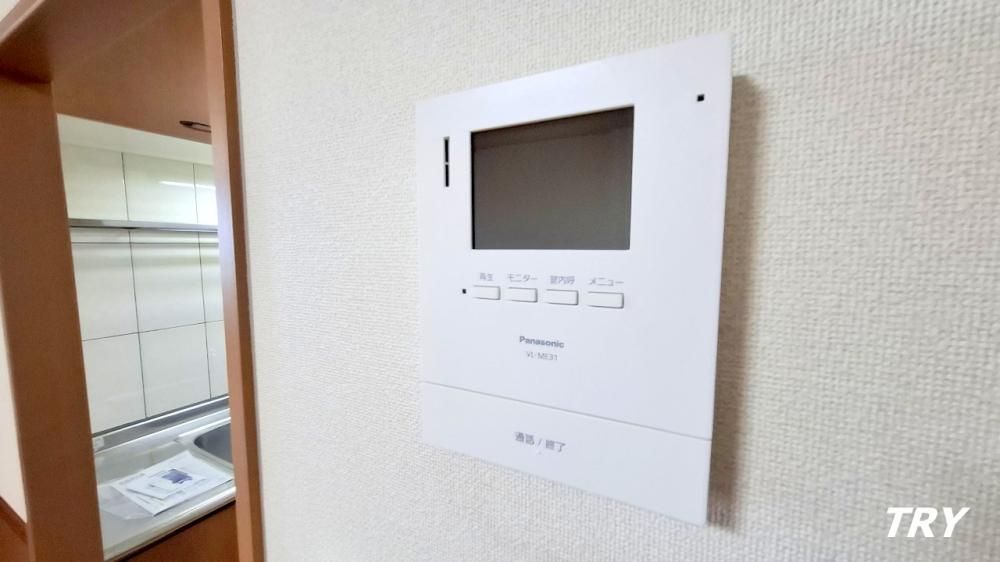 �y�Z�L�����e�B�z�@