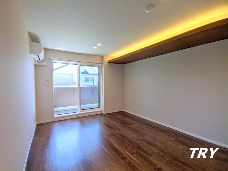 �y�����E���r���O�z�@