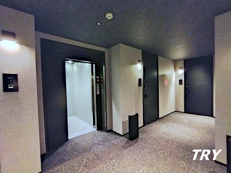 �y�G���g�����X�z�@