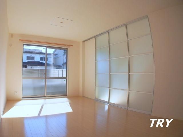 �y�����E���r���O�z�@