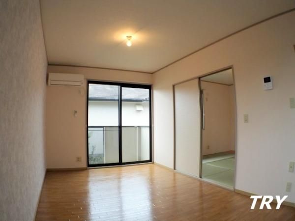 �y���ԁE���r���O�z�@�_�C�j���O