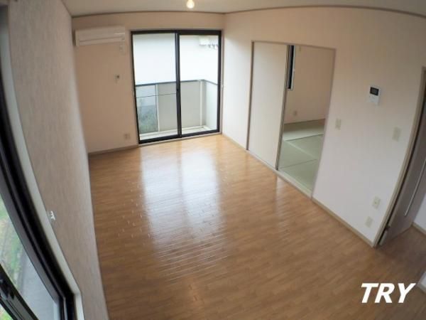 �y�����E���r���O�z�@�_�C�j���O