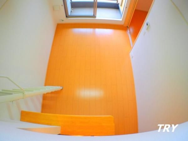 �y�����E���r���O�z�@