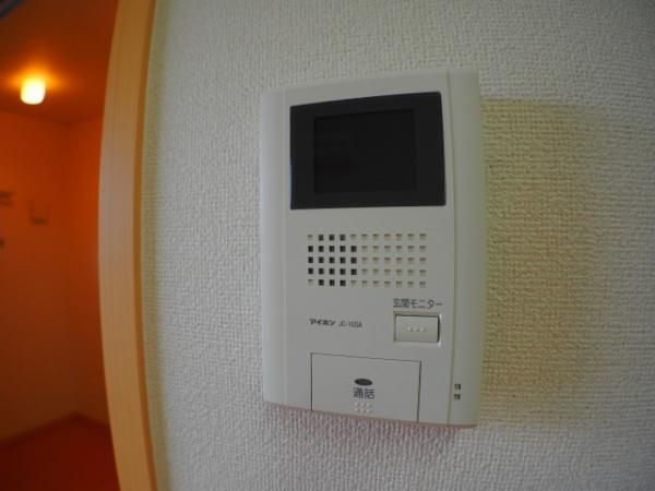 �y�Z�L�����e�B�z�@TV�h�A�z��