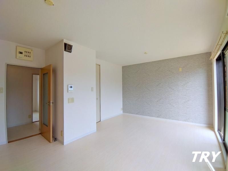 �y�����E���r���O�z�@